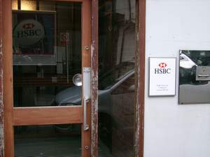 HSBC, Bailgate door now closed - picture taken on 13 November 2009