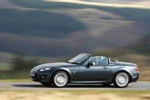 MX-5 side view in motion for LincsMag - Lincolnshire Magazine - LincsMag.com