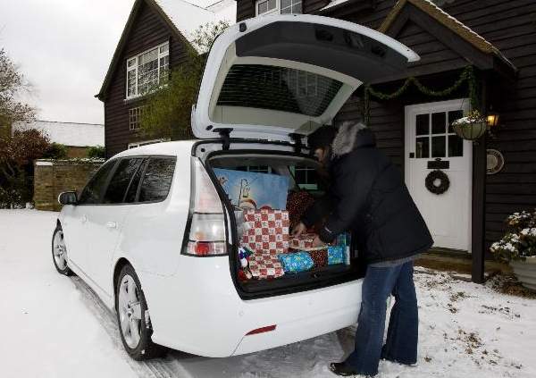 Snow Won't Put Brits Off This Christmas - Lincolnshire Magazine - LincsMag.com