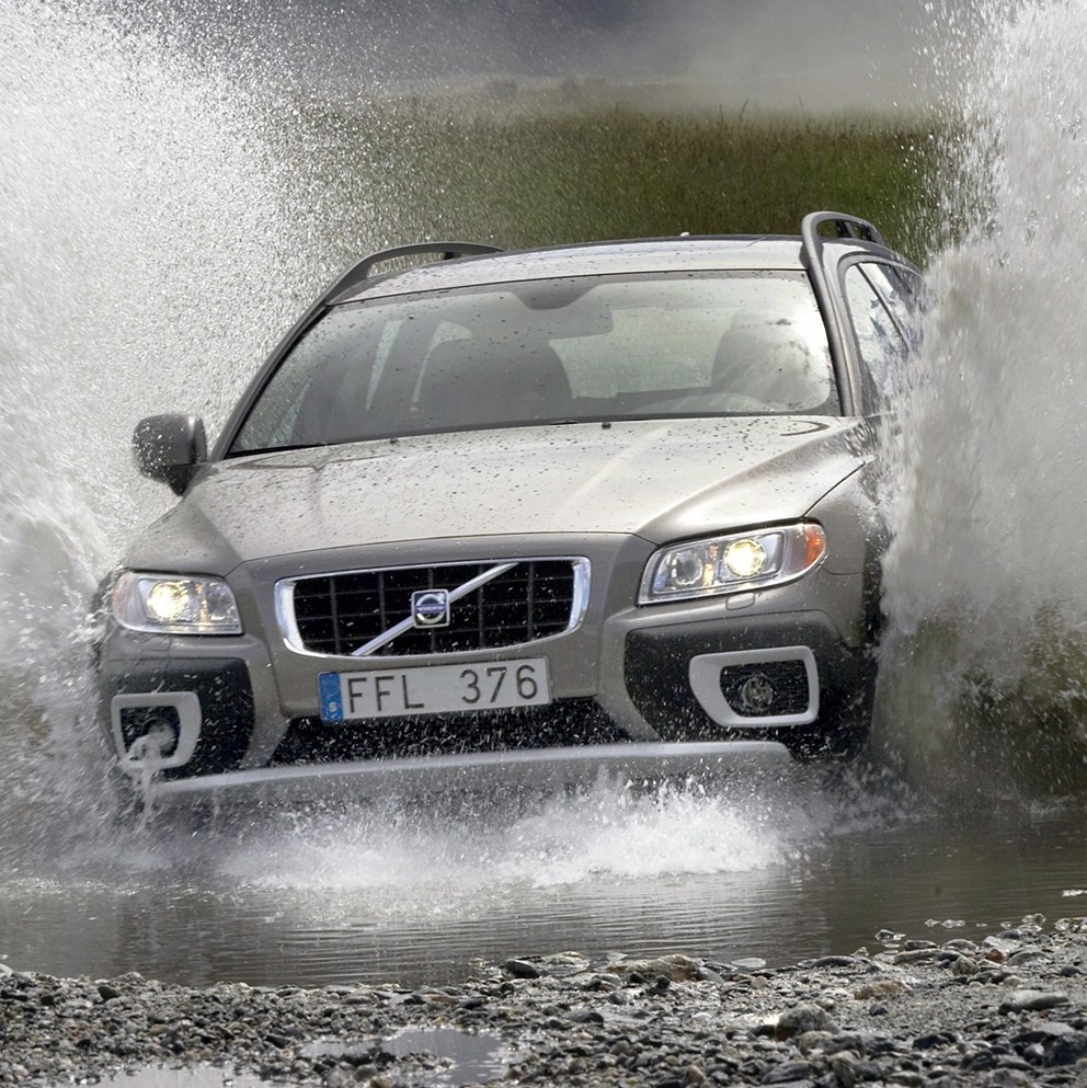 Volvo XC70 D5 SE Lux Geartronic - Lincolnshire Magazine - LincsMag.com