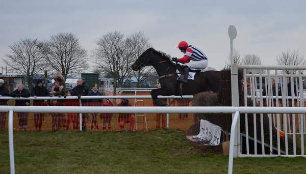 Blankney Point-to-Point 2013 - Lincolnshire Magazine - LincsMag.com