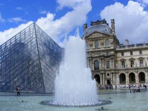 La Pyramide provides a unique contrast of old and new at the Louvre museum in Paris, France - Photographer: Matt Banks - Lincolnshire Magazine - lincsMag.com