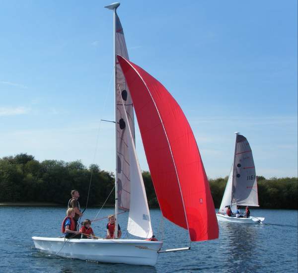 14th Gainsborough Scouts members get to grips with the new dinghies - Lincolnshire Magazine - LincsMag.com