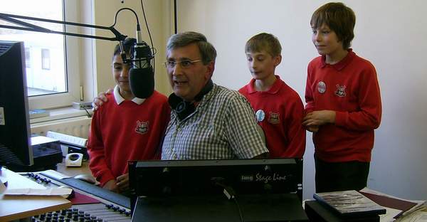 Manor Leas Junior School Visits Lincoln City Radio - Lincolnshire Magazine - LincsMag.com