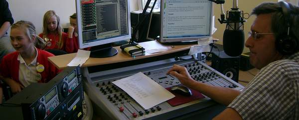 Manor Leas Junior School Visits Lincoln City Radio - Lincolnshire Magazine - LincsMag.com