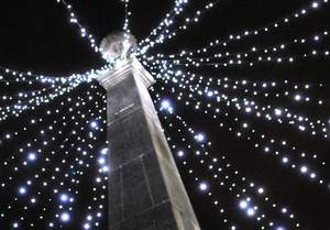 Lincoln Light Switch On Entertains Christmas Shoppers - Lincolnshire Magazine - LincsMag.com