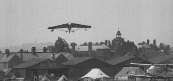 That intriguing craft again is seen as it lands - RAF Air Pageants Hendon 1920-1939 - Lincolnshire Magazine - LincsMag.com